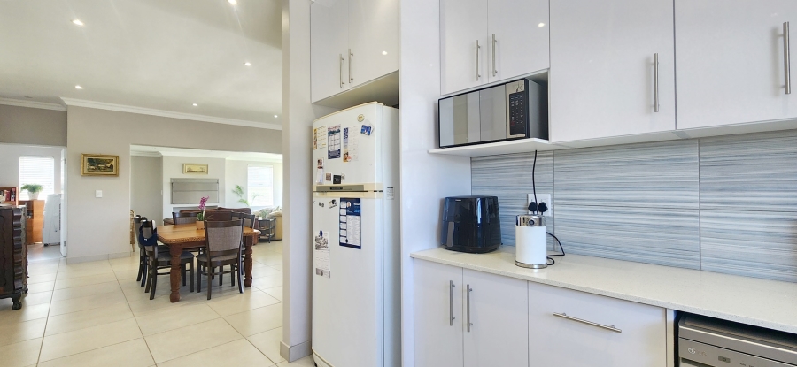 To Let 3 Bedroom Property for Rent in Agulhas Western Cape